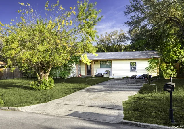 Photo 2 of Sale Pending at 3306 Fallen Leaf, San Antonio, TX 78230 | MLS# 1910806 | Listing updated on 2025-10-03