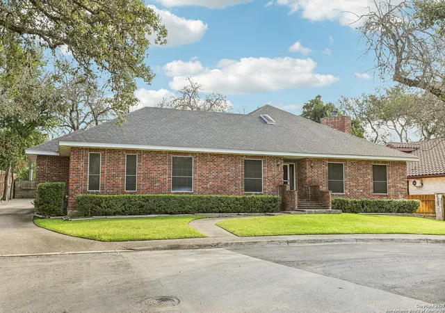 Photo 2 of Sale Pending at 10134 Jandre Pl, San Antonio, TX 78213 | MLS# 1910812 | Listing updated on 2025-10-28