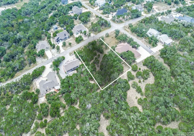 Photo 2 of Single family home for sale at 1066 Primrose Path, Canyon Lake, TX 78133 | MLS# 1910851 | Listing updated on 2026-06-24