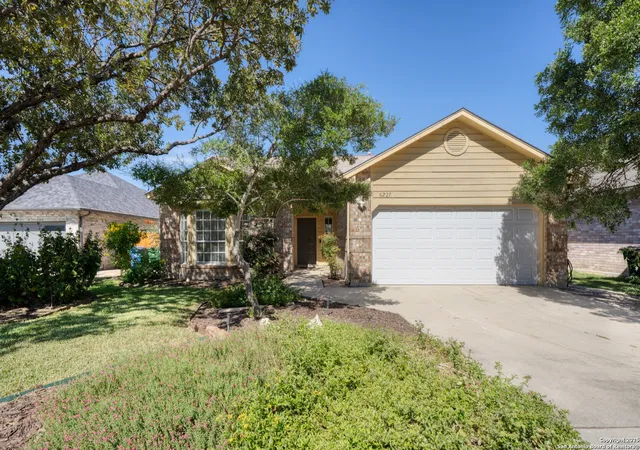 Photo 2 of Sale Pending at 6227 Lantern Crk, San Antonio, TX 78240 | MLS# 1910857 | Listing updated on 2025-12-07