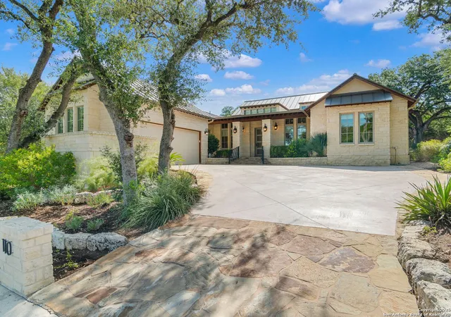 Photo 2 of Sale Pending at 110 Manorbrook, San Antonio, TX 78230 | MLS# 1910876 | Listing updated on 2026-01-22