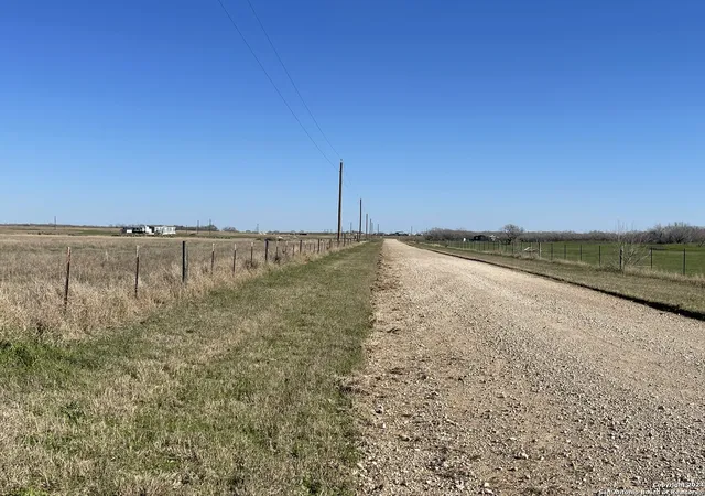 3rd image of 10 County Road 101, Floresville, TX 78114 | MLS# 1910895