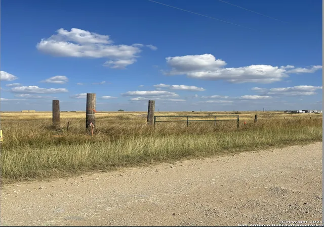 1st image of 10 County Road 101, Floresville, TX 78114 | MLS# 1910895