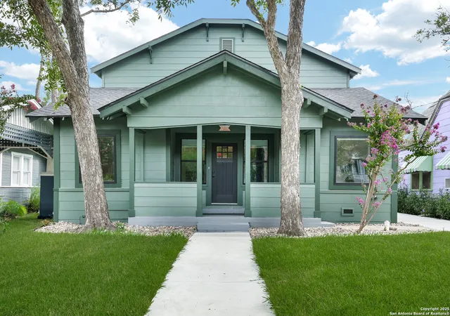 2nd image of 211 Queen Anne Ct, San Antonio, TX 78209 | MLS# 1910907