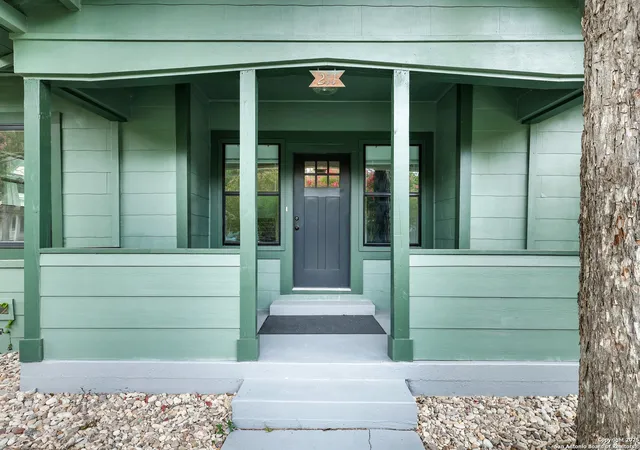4th image of 211 Queen Anne Ct, San Antonio, TX 78209 | MLS# 1910907
