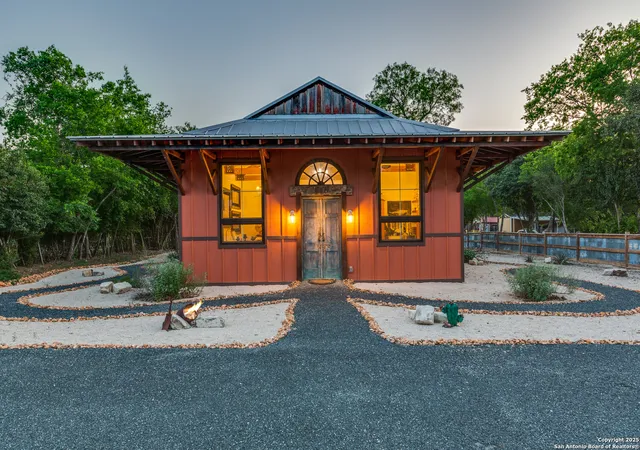 1st image of 615 15th, Bandera, TX 78003 | MLS# 1910935