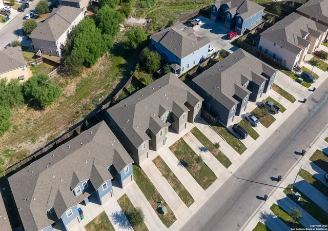 Photo 3 of House for sale at 6950 Lakeview, San Antonio, TX 78244 | MLS# 1910946 | Listing updated on 2025-12-30