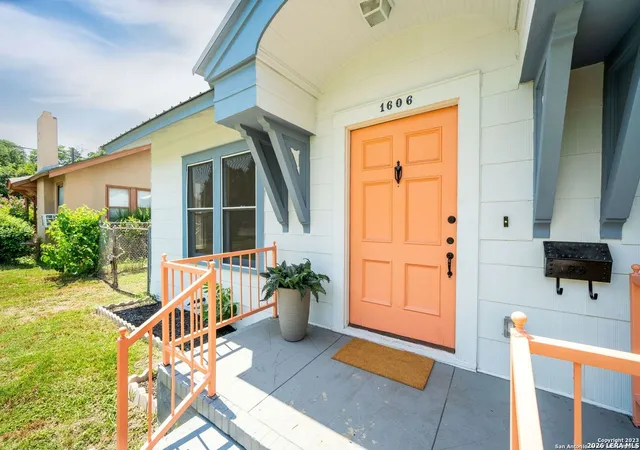 Photo 1 of Single family home for sale at 1606 W Mulberry Ave, San Antonio, TX 78201 | MLS# 1910957 | Listing updated on 2026-06-08