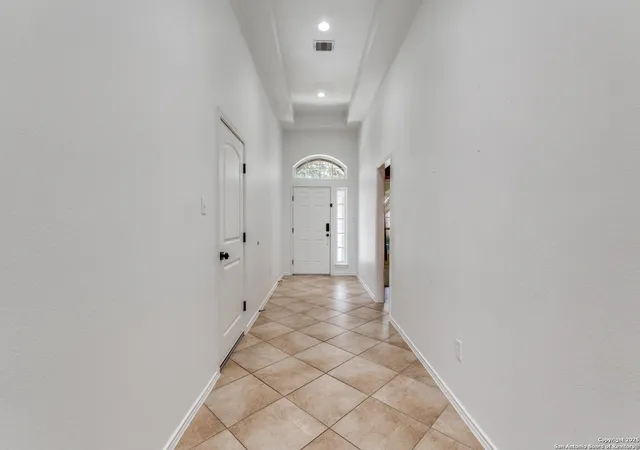 Photo 4 of Single family home for sale at 2197 Range Rd, Seguin, TX 78155 | MLS# 1910976 | Listing updated on 2025-11-18