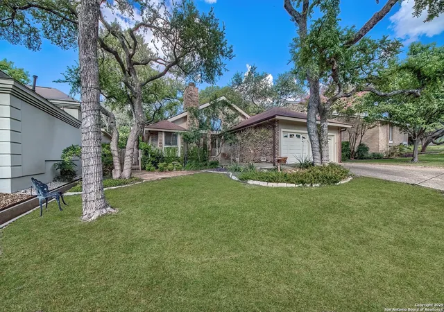 Photo 3 of Sale Pending at 13047 Hunters Breeze, San Antonio, TX 78230 | MLS# 1910998 | Listing updated on 2025-11-02