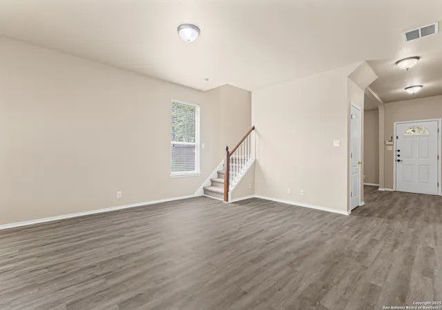 Photo 4 of Single family home for sale at 116 Cirrus Cv, Cibolo, TX 78108 | MLS# 1911042 | Listing updated on 2025-10-23