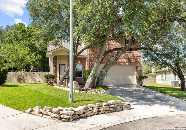 Photo 3 of Single family home for sale at 5926 Southern Knoll, San Antonio, TX 78261 | MLS# 1911047 | Listing updated on 2025-10-08