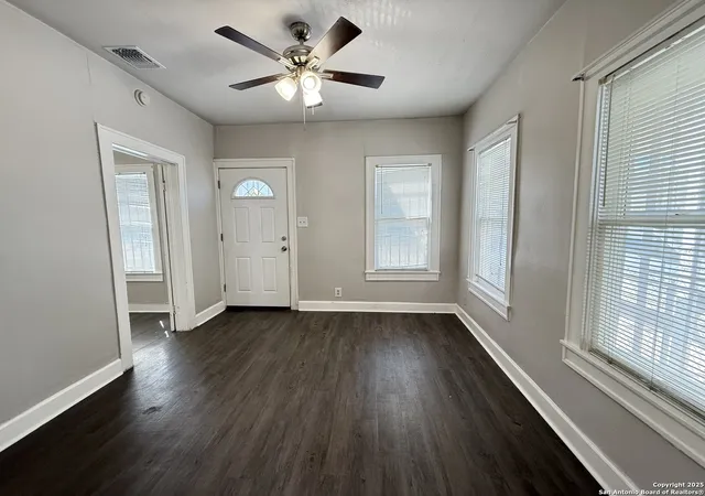 Photo 4 of Sale Pending at 719 W Malone, San Antonio, TX 78225 | MLS# 1911062 | Listing updated on 2026-02-05