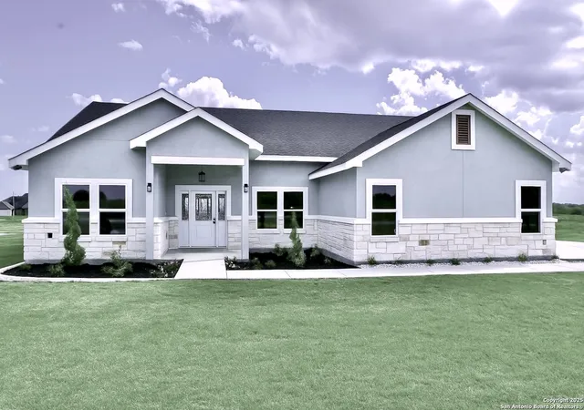 Photo 1 of Single family home for sale at 176 Hidden Ranch, Floresville, TX 78114 | MLS# 1911120 | Listing updated on 2025-10-08