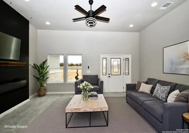 Photo 3 of Single family home for sale at 176 Hidden Ranch, Floresville, TX 78114 | MLS# 1911120 | Listing updated on 2025-10-08