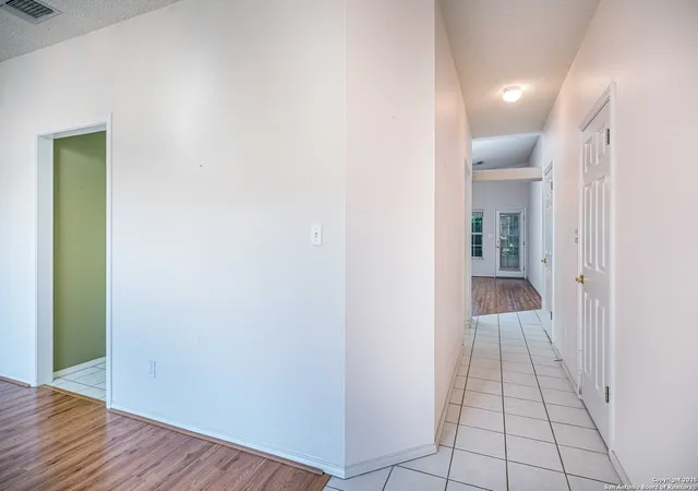 Photo 4 of Sale Pending at 253 Los Cedros, Kerrville, TX 78028 | MLS# 1911121 | Listing updated on 2025-12-03