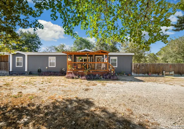 Photo 3 of Sale Pending at 1811 Hickory, San Antonio, TX 78264 | MLS# 1911129 | Listing updated on 2025-10-23