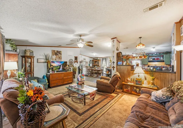 Photo 4 of Sale Pending at 1811 Hickory, San Antonio, TX 78264 | MLS# 1911129 | Listing updated on 2025-10-23