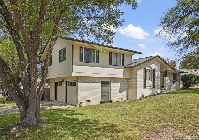 Photo 2 of Sale Pending at 10206 Bull Run, San Antonio, TX 78230 | MLS# 1911130 | Listing updated on 2026-03-27