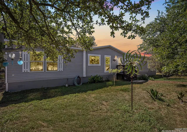 Photo 2 of Sale Pending at 1332 Sorrel Crk, Canyon Lake, TX 78133 | MLS# 1911139 | Listing updated on 2026-01-11