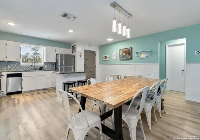Photo 2 of Single family home for sale at 1447 Springwater, Canyon Lake, TX 78133 | MLS# 1911152 | Listing updated on 2026-05-03