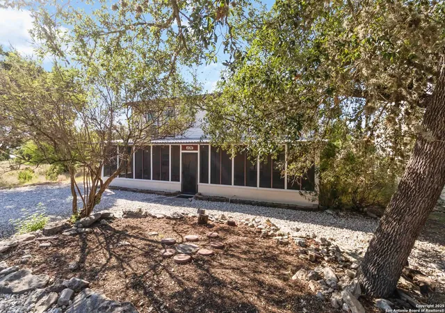 Photo 2 of Single family home for sale at 1136 Eagle Flight, Canyon Lake, TX 78133 | MLS# 1911153 | Listing updated on 2026-04-30