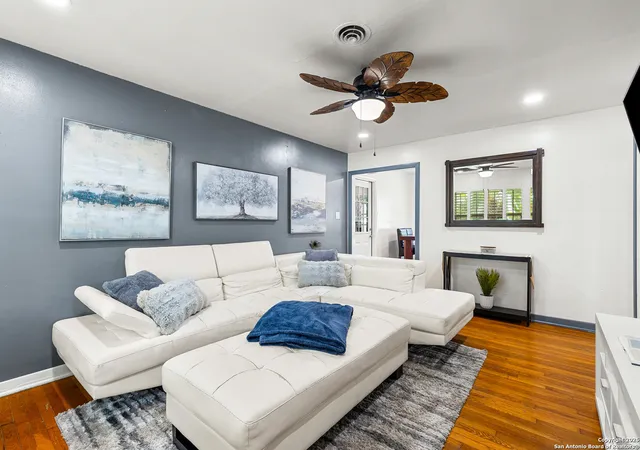 Photo 3 of Sale Pending at 4527 Newcome, San Antonio, TX 78229 | MLS# 1911169 | Listing updated on 2026-03-31