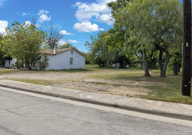 Photo 2 of Sale Pending at 126 Rene Avenue, San Antonio, TX 78233 | MLS# 1911175 | Listing updated on 2025-10-10