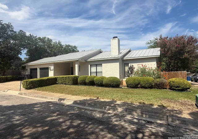 Photo 2 of Sale Pending at 11919 Caraway Cove, San Antonio, TX 78213 | MLS# 1911191 | Listing updated on 2025-10-08