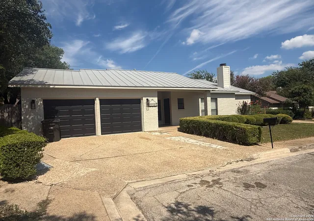 Photo 3 of Sale Pending at 11919 Caraway Cove, San Antonio, TX 78213 | MLS# 1911191 | Listing updated on 2025-10-08