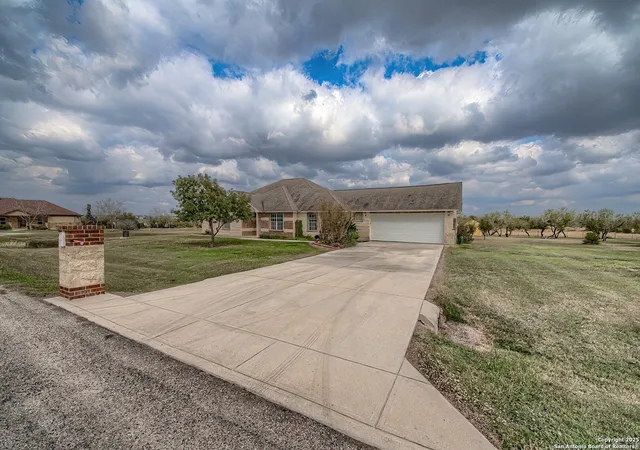 2nd image of 123 Colette, Marion, TX 78124 | MLS# 1911220