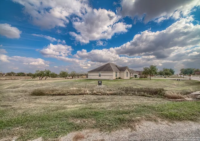 4th image of 123 Colette, Marion, TX 78124 | MLS# 1911220