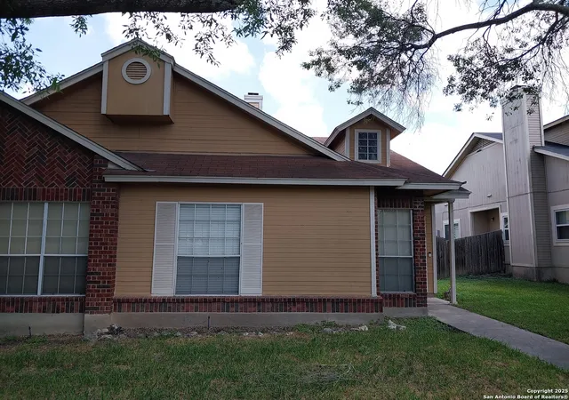 Photo 3 of Sale Pending at 3421 Ridge Country, San Antonio, TX 78247 | MLS# 1911278 | Listing updated on 2025-09-29