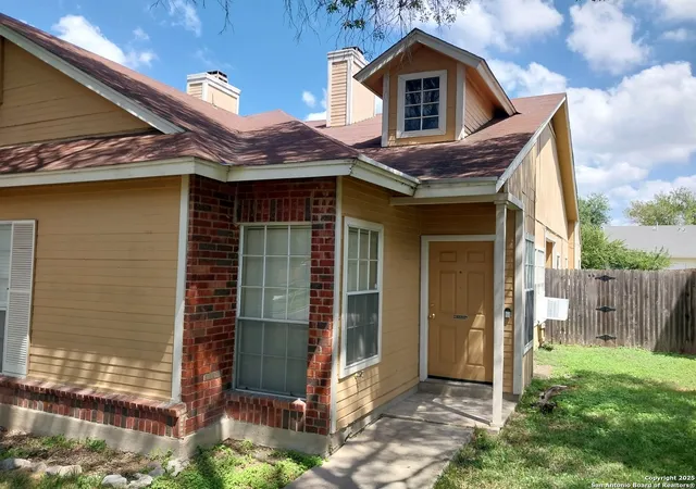 Photo 4 of Sale Pending at 3421 Ridge Country, San Antonio, TX 78247 | MLS# 1911278 | Listing updated on 2025-09-29