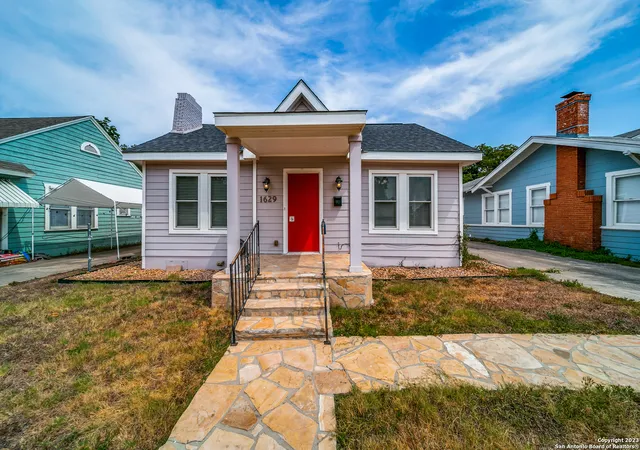 Photo 1 of Sale Pending at 1629 W Magnolia Ave, San Antonio, TX 78201 | MLS# 1911296 | Listing updated on 2026-03-26