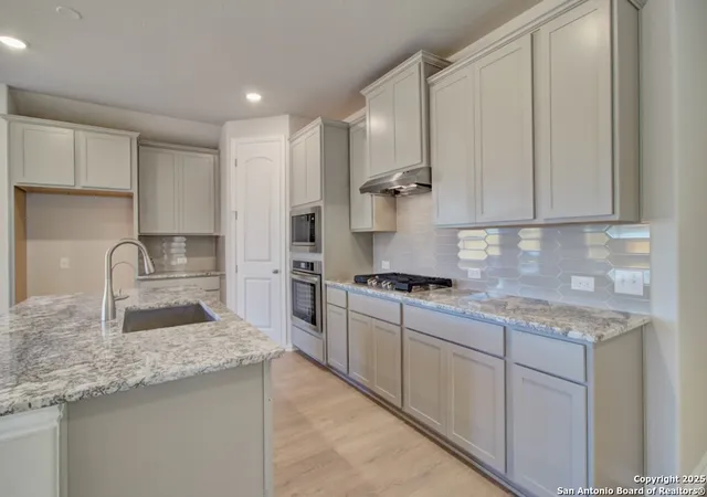Photo 2 of Sale Pending at 1661 Couser Ave, New Braunfels, TX 78132 | MLS# 1911302 | Listing updated on 2026-03-30