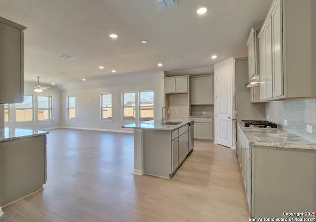 Photo 4 of Sale Pending at 1661 Couser Ave, New Braunfels, TX 78132 | MLS# 1911302 | Listing updated on 2026-03-30
