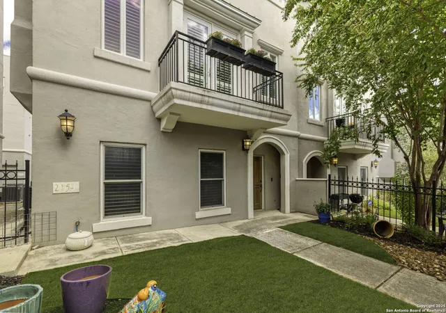 1st image of 215 E Mulberry, San Antonio, TX 78212