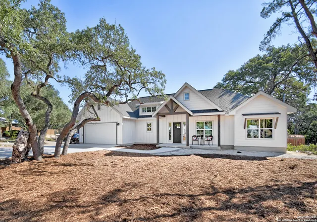 Photo 2 of Sale Pending at 159 High Oaks, Canyon Lake, TX 78133 | MLS# 1911334 | Listing updated on 2025-10-26