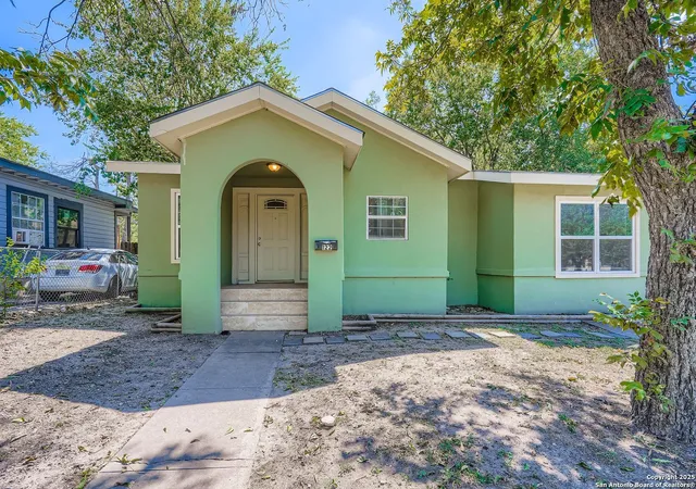 2nd image of 122 Adrian Dr, San Antonio, TX 78213 | MLS# 1911339