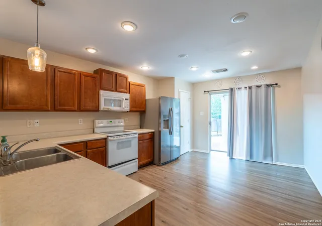 Photo 4 of Sale Pending at 3972 Trinity Trl, New Braunfels, TX 78132 | MLS# 1911342 | Listing updated on 2025-12-15