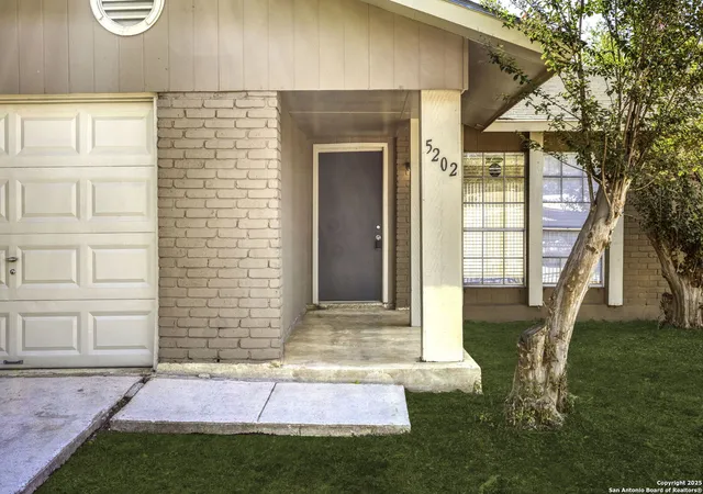 Photo 3 of Sale Pending at 5202 Sachem, San Antonio, TX 78242 | MLS# 1911355 | Listing updated on 2026-02-05