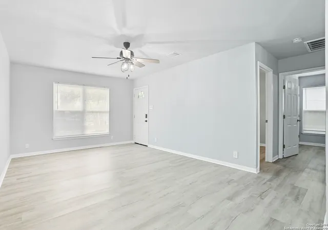 5th image of 1327 Colima St, San Antonio, TX 78207 | MLS# 1911376