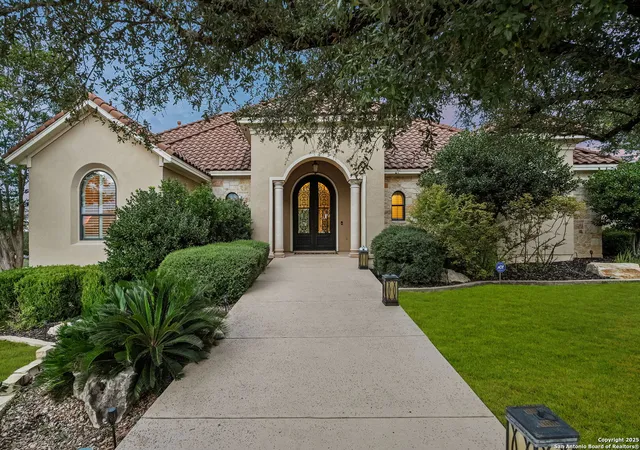 Photo 2 of Sale Pending at 1027 Las Brisas, Canyon Lake, TX 78133 | MLS# 1911385 | Listing updated on 2026-01-08