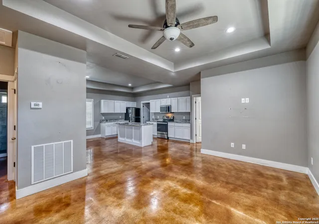 4th image of 413 Guajillo, Uvalde, TX 78801 | MLS# 1911388