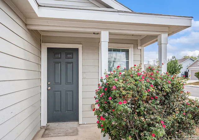 Photo 3 of Sale Pending at 5903 Autumn Palms, San Antonio, TX 78242 | MLS# 1911415 | Listing updated on 2026-01-29