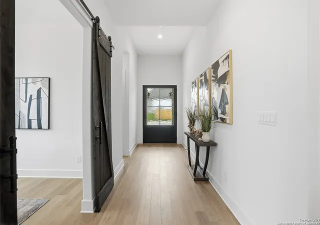 Photo 3 of Sale Pending at 1404 Specie Crk, San Antonio, TX 78260 | MLS# 1911519 | Listing updated on 2026-01-15