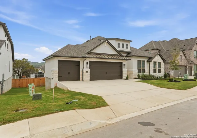 Photo 3 of Sale Pending at 1420 Specie Crk, San Antonio, TX 78260 | MLS# 1911523 | Listing updated on 2026-02-23