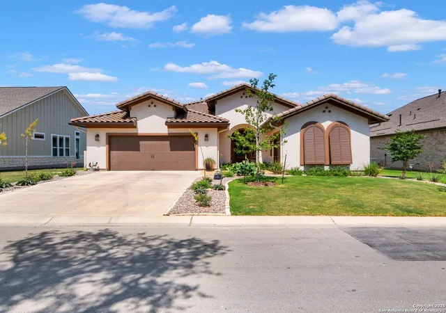 Photo 4 of Single family home for sale at 121 Wild Honeysuckle Way, San Marcos, TX 78666 | MLS# 1911549 | Listing updated on 2025-11-26