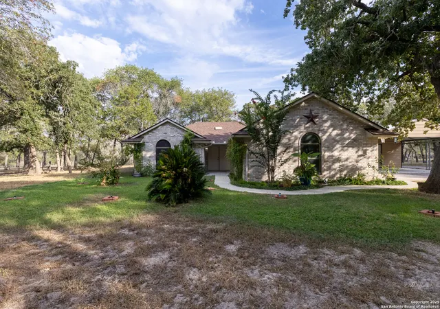 Photo 1 of Single family home for sale at 122 Montesito, Floresville, TX 78114 | MLS# 1911557 | Listing updated on 2026-02-25